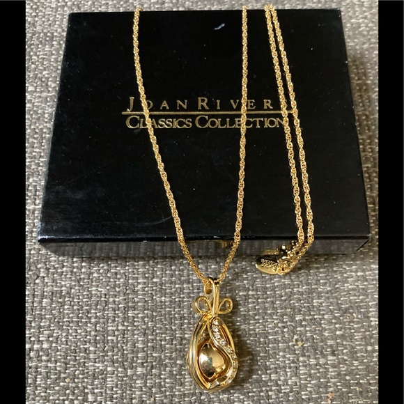 🎄Joan Rivers Gold Plated Crystal Egg Shaped Pendant Necklace NWT! - Picture 4 of 11